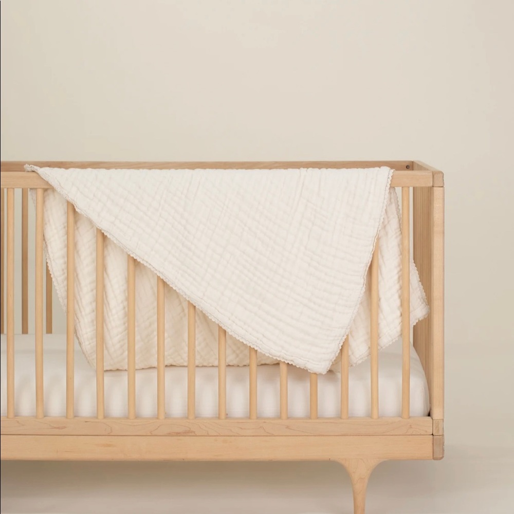 Willaby Guaze baby blanket cream with cream lace